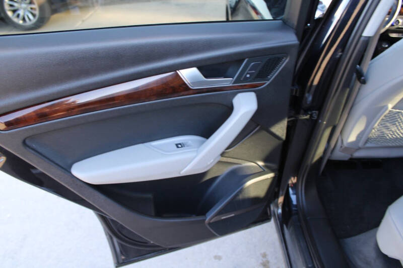 2018 Audi Q5 2.0T quattro Premium Plus