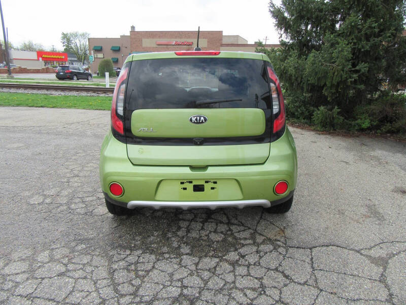 2017 Kia Soul +