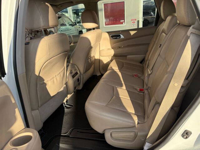 2017 Nissan Pathfinder Platinum