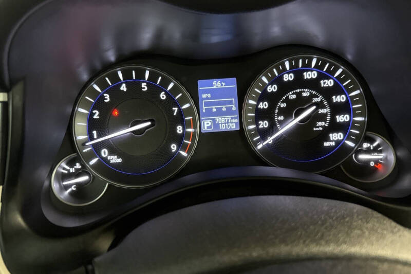 2015 Infiniti Q70 3.7