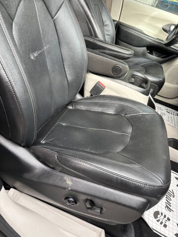 2022 Chrysler Pacifica Hybrid Touring L