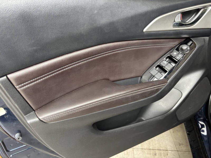 2018 Mazda MAZDA3 Touring