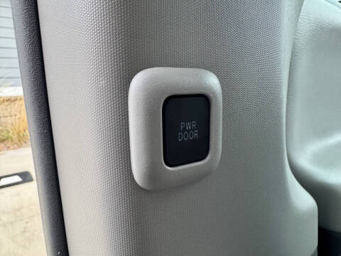 2016 Toyota Sienna LE 8-Passenger