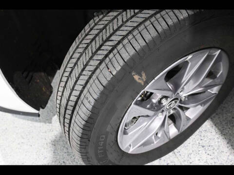 2025 Toyota Sienna LE 8-Passenger