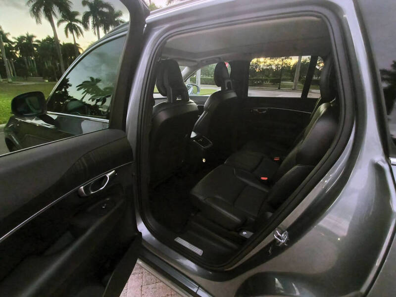 2020 Volvo XC90 T5 Momentum