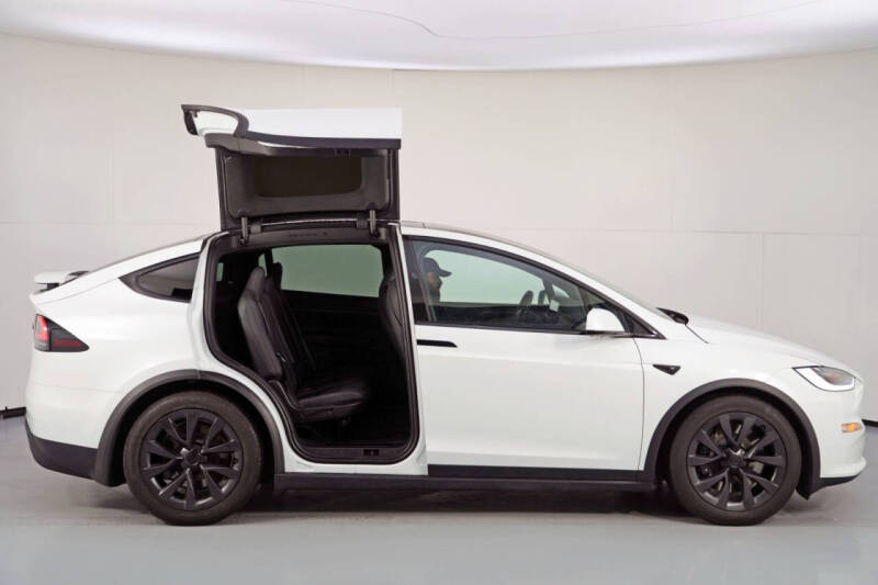 2023 Tesla Model X Standard Range