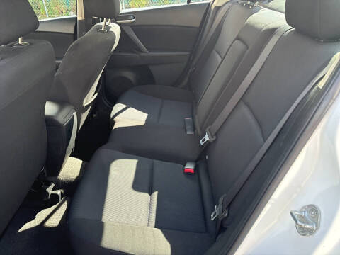 2011 Mazda MAZDA3 i Touring