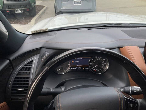 2023 Infiniti QX80 Sensory