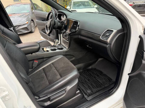 2020 Jeep Grand Cherokee Laredo