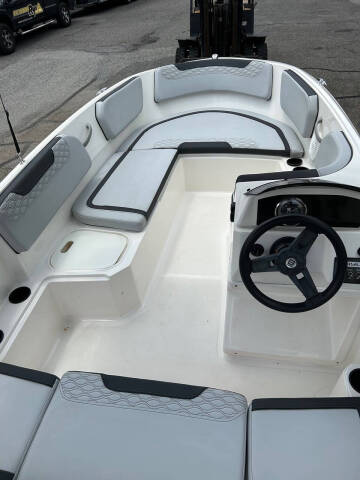 2021 Bayliner Element M15