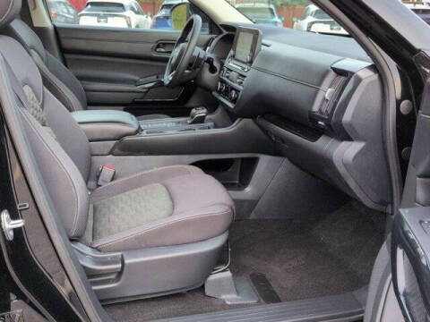 2024 Nissan Pathfinder S