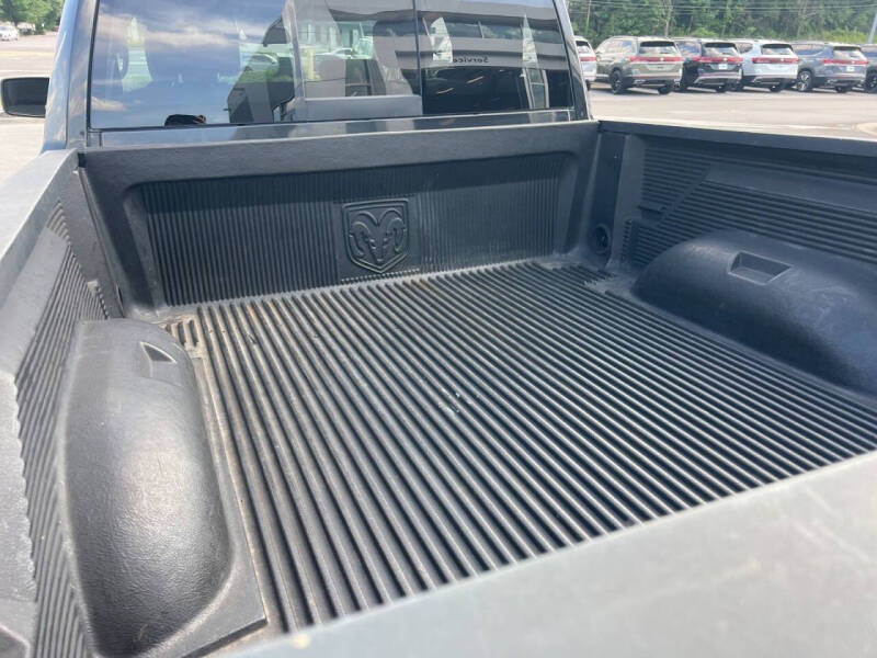 2016 RAM 1500 SLT