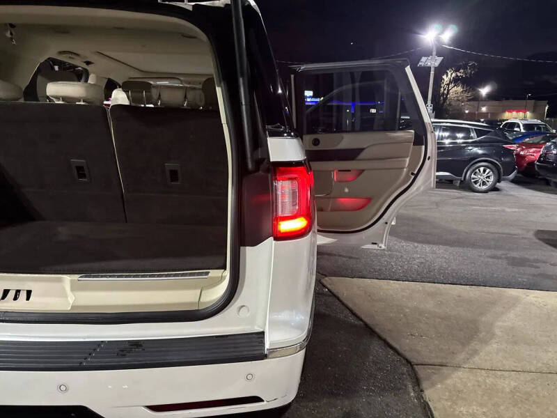 2019 Lincoln Navigator Select