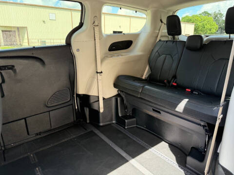 2021 Chrysler Pacifica Touring L