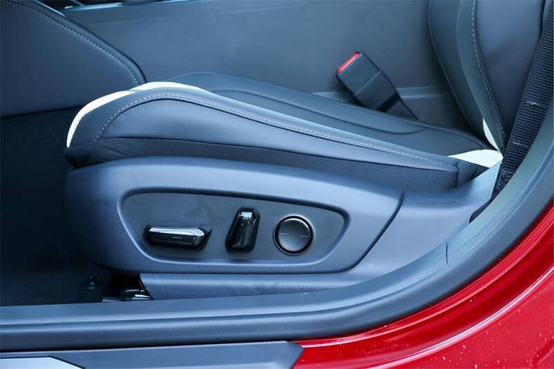 2025 Lexus ES 350 F SPORT Handling