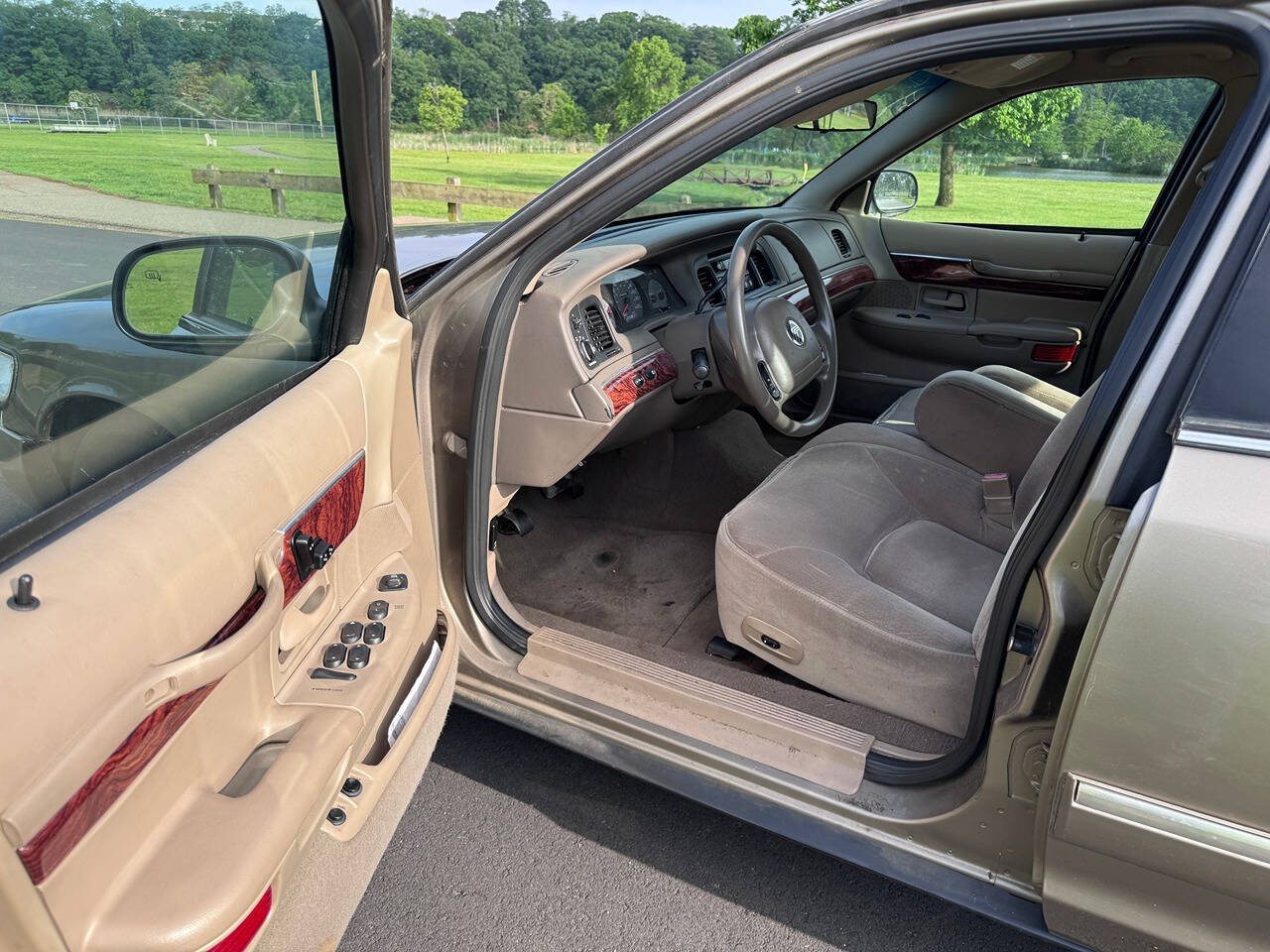 2002 Mercury Grand Marquis 2