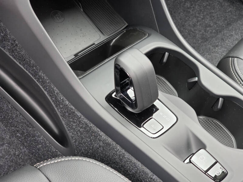 2026 Volvo XC40 B5 Core
