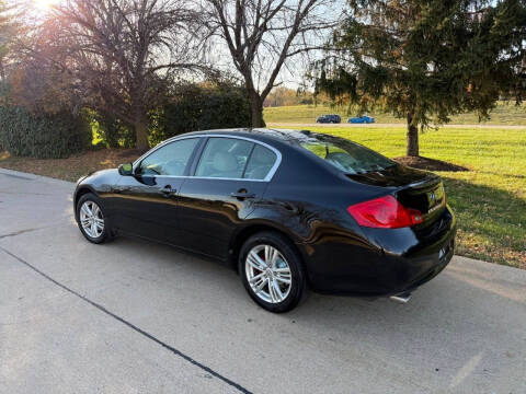 2011 Infiniti G25 Sedan x