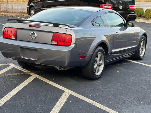 2006 Ford Mustang V6 Deluxe