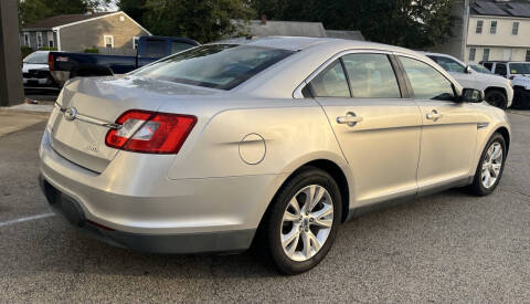 2010 Ford Taurus SEL