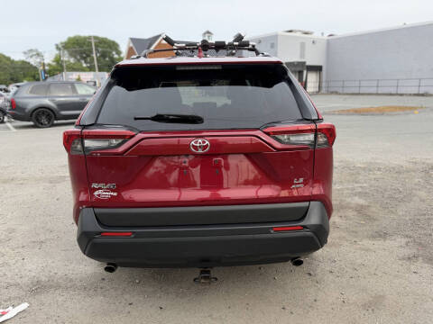 2019 Toyota RAV4 LE