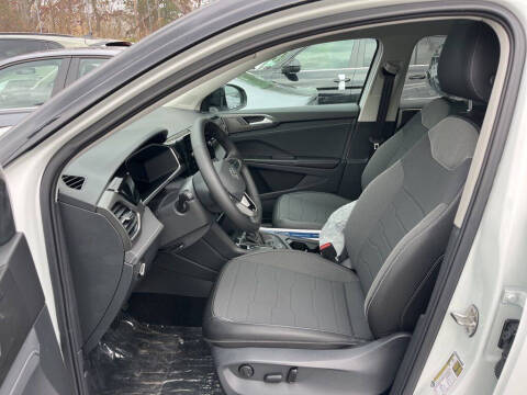 2025 Volkswagen Taos SE Black 4Motion