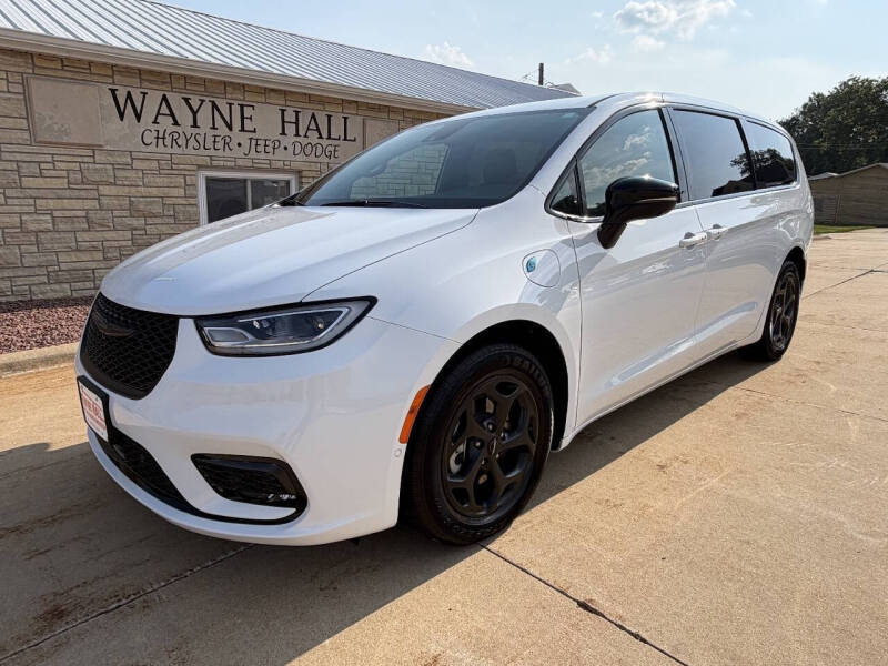 2024 Chrysler Pacifica Plug-In Hybrid Premium S Appearance