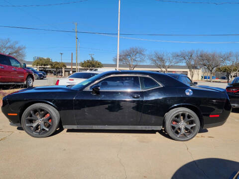 2016 Dodge Challenger SXT Plus