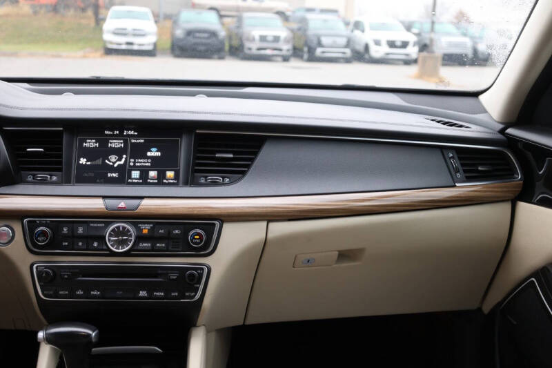 2018 Kia Cadenza Premium