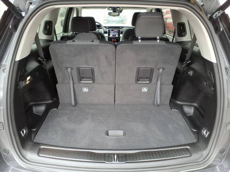 2022 Jeep Grand Cherokee L Laredo