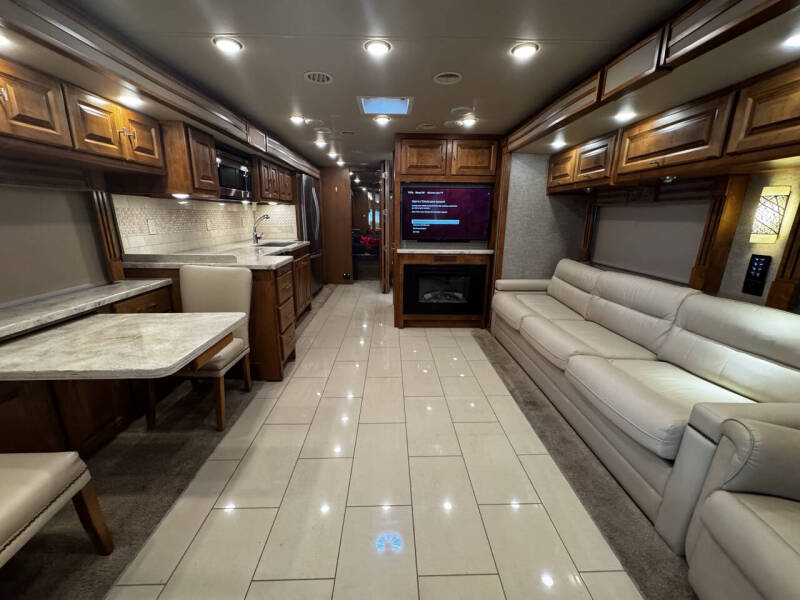 2018 Tiffin Allegro RED