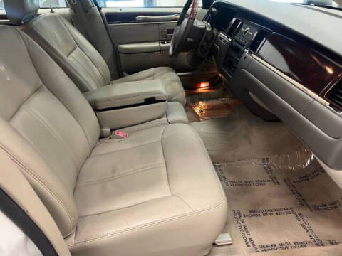 2009 Lincoln Town Car Signature Limited