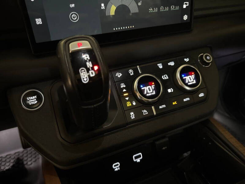 2023 Land Rover Defender 110 X-Dynamic SE