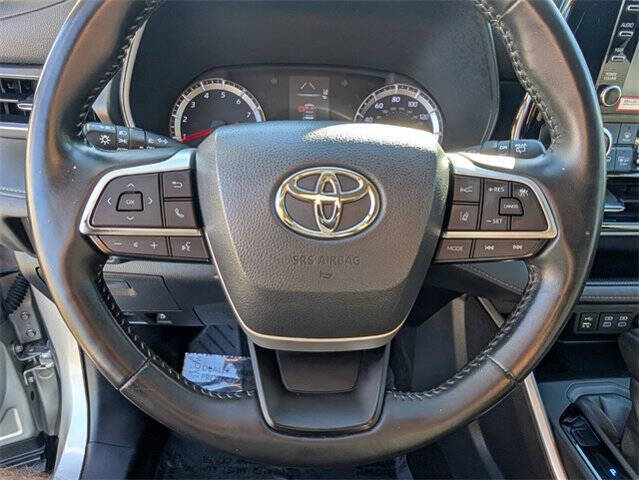 2022 Toyota Highlander LE