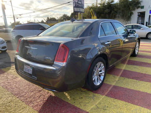 2016 Chrysler 300 C