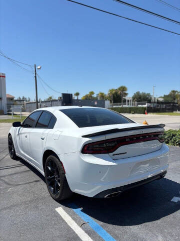 2018 Dodge Charger SXT