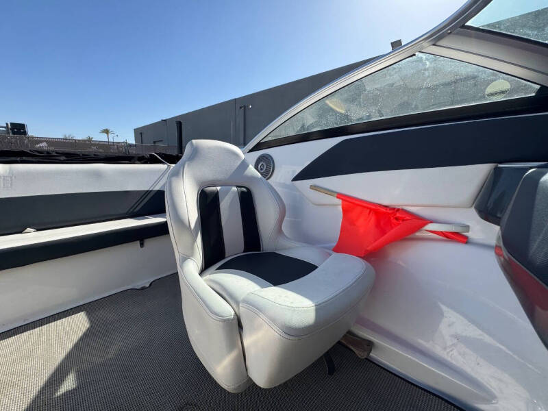 2017 Four Winns 190 Freedom