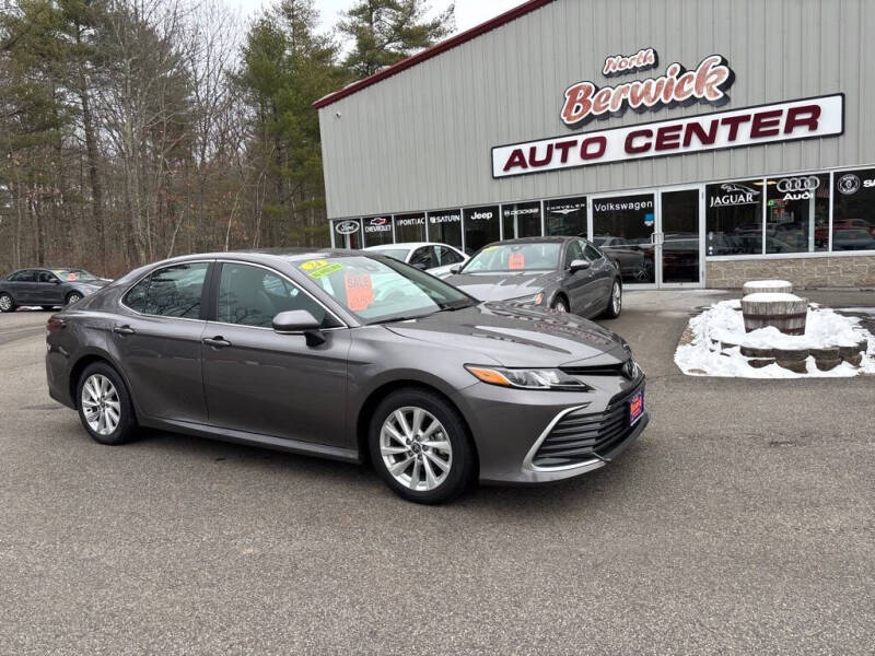 2024 Toyota Camry LE's photo