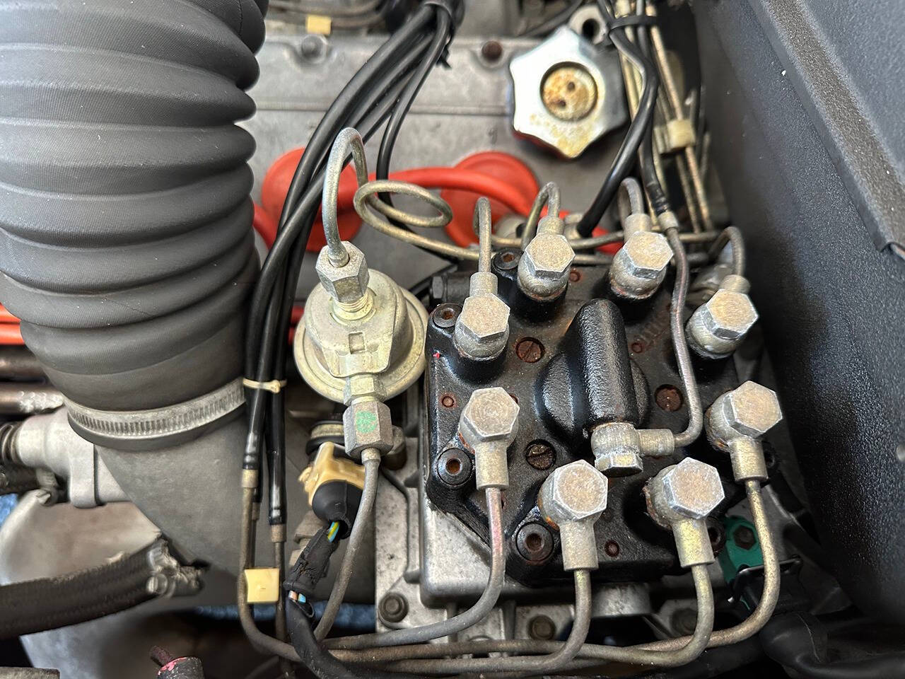 1988 Ferrari Mondial 3.2 59