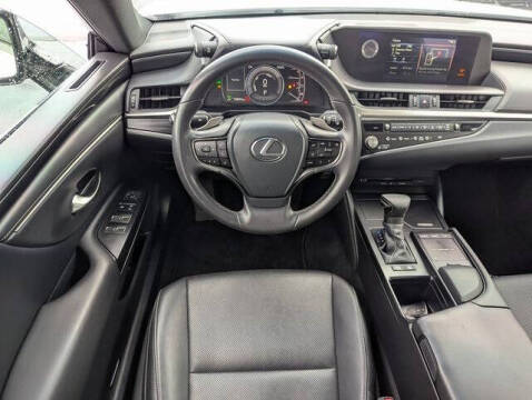 2021 Lexus ES 300h