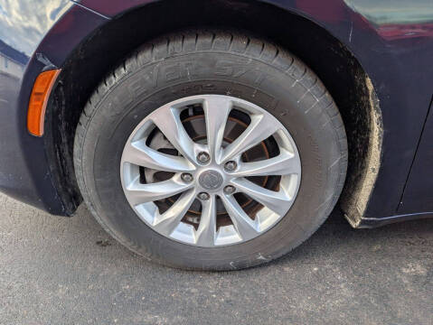 2017 Chrysler Pacifica Touring-L