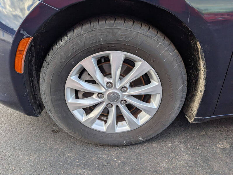 2017 Chrysler Pacifica Touring-L