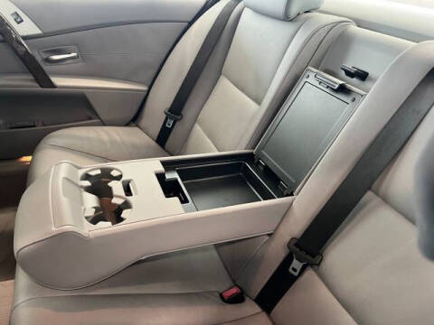 2004 BMW 5 Series 525i