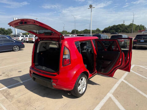 2010 Kia Soul +