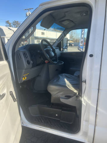 2010 Ford E-Series E-450 SD