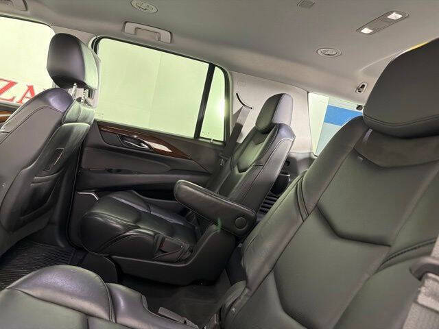 2018 Cadillac Escalade Standard