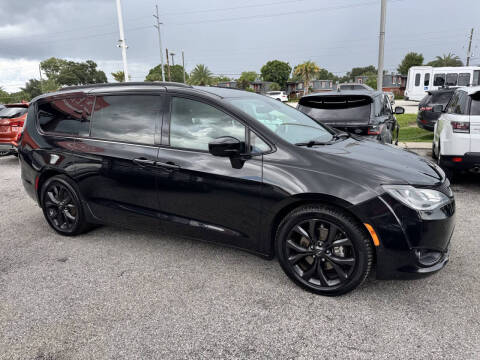2019 Chrysler Pacifica Touring L Plus