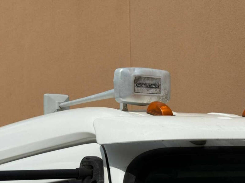 2016 Freightliner M2 106