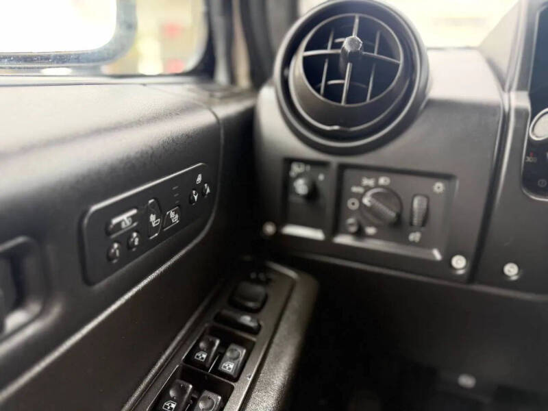 2005 HUMMER H2