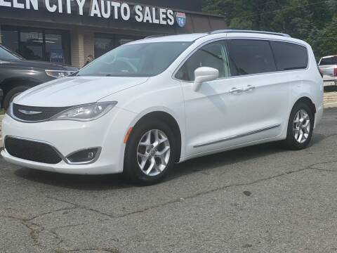 2018 Chrysler Pacifica for sale at Queen City Auto Sales in Charlotte NC